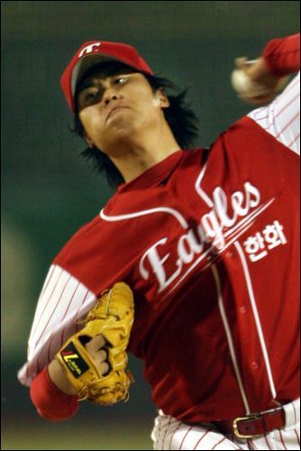 최고의 신인으로 불리는 2006년 류현진. ⓒ 연합뉴스