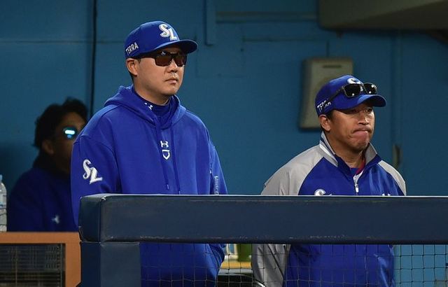 삼성 박진만 감독(왼쪽)과 이병규 수석코치. ⓒ 뉴시스