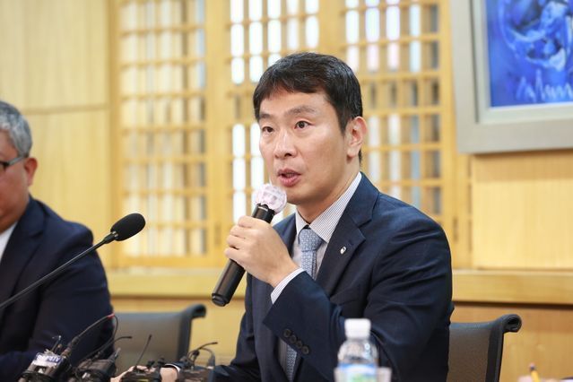 이복현 금융감독원장이 6일 한국공인회계사회에서 열린 회계법인 CEO 간담회에서 발언하고 있다.ⓒ금융감독원