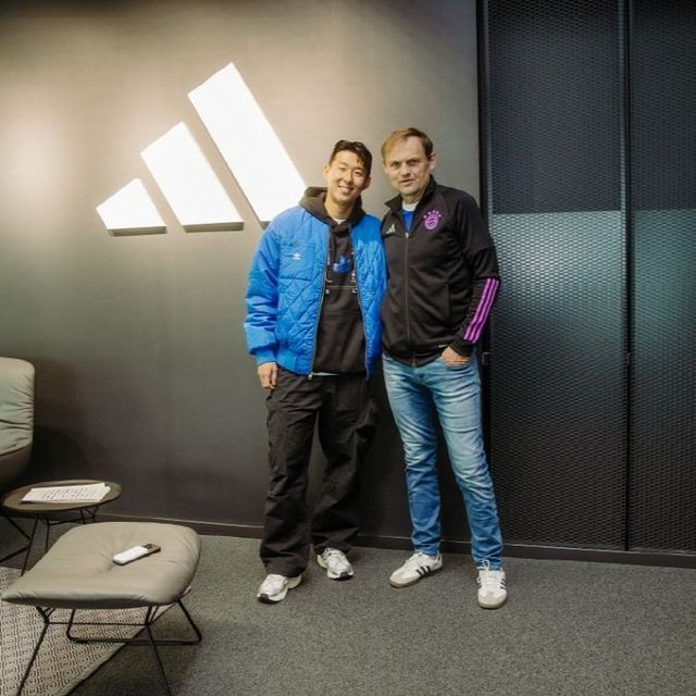 손흥민(사진 왼쪽)과 비에른 굴덴 아디다스 최고경영자. ⓒ 아디다스