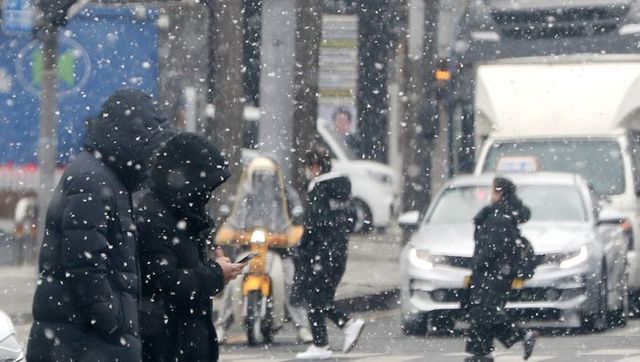 2023년의 마지막날인 31일 일요일은 전국 대부분 지역에 비 또는 눈이 내린다.ⓒ뉴시스