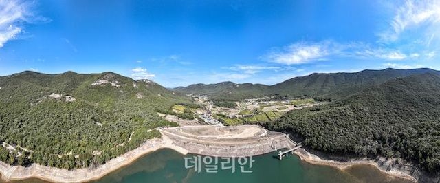 가뭄으로 말라버린 전남 완도군 보길도 저수지. ⓒ배군득 기자