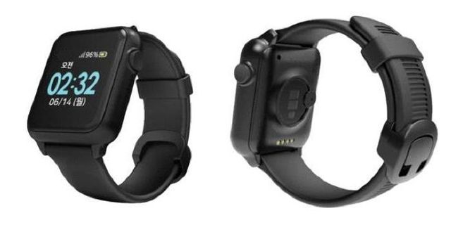 서울시가 치매 어르신을 대상으로 보급하는 손목시계형 단말기 