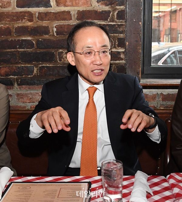 주요 20개국(G20) 재무장관회의 및 IMFWB 춘계회의 참석차 미국을 방문중인 추경호 부총리 겸 기획재정부장관이 11일(현지시간) 뉴욕에서 동행기자단과 오찬간담회를 하고 있다. ⓒ기획재정부