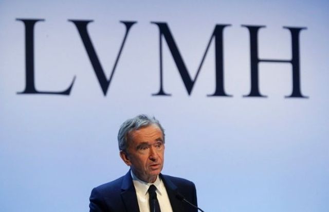 LVMH의 총괄회장 베르나르 아르노 루이비통모에헤네시(74)가 2020년 1월 28일 파리에서 열린 기자회견에서 2019년 그룹 성과를 발표하고 있다. ⓒAP/뉴시스