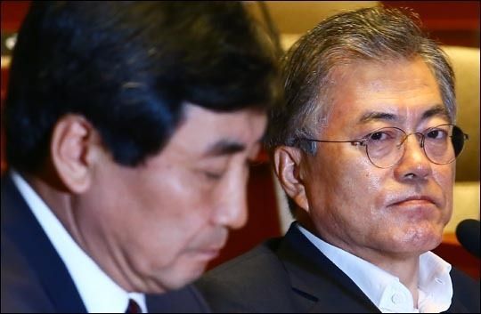 문재인 새정치민주연합 대표(오른쪽)와 이종걸 원내대표가 2015년 7월 6일 오전 국회에서 열린 의원총회에 참석해 굳은 표정을 짓고 있다. ⓒ데일리안 DB