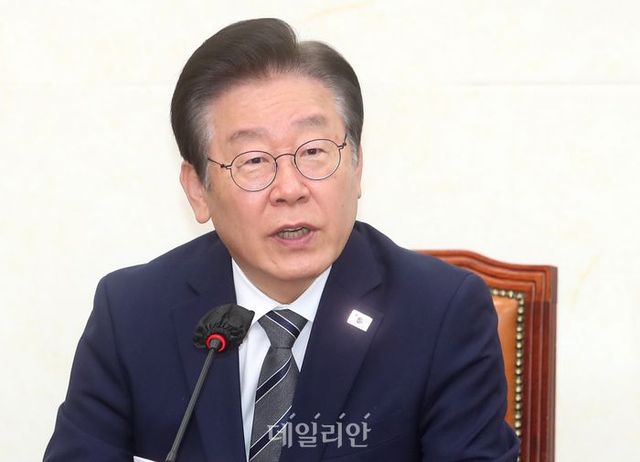 이재명 더불어민주당 대표가 지난달 31일 오전 국회에서 열린 최고위원회의에서 모두발언을 하고 있다. ⓒ데일리안 박항구 기자