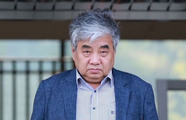 한상혁 방송통신위원장이 지난 10일 오후 정부과천청사 방송통신위원회를 나서고 있다.ⓒ연합뉴스