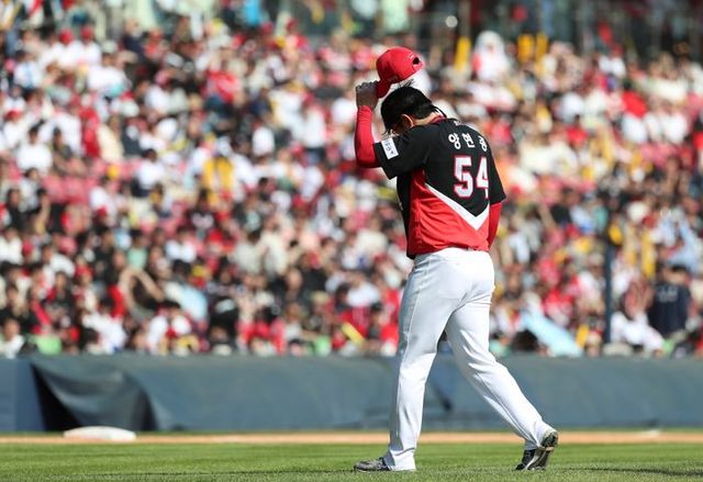 통산 162승 달성을 다음으로 미루게 된 양현종. ⓒ 뉴시스