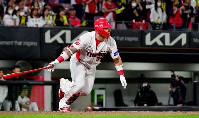 9회말 적시타를 기록한 최형우.(자료사진) ⓒ 뉴시스