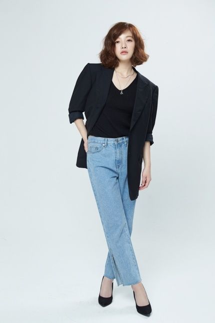 배우 황보라에 의해 표현될 미모의 국문과 교수 나은미는 어떤 모습일까 ⓒ