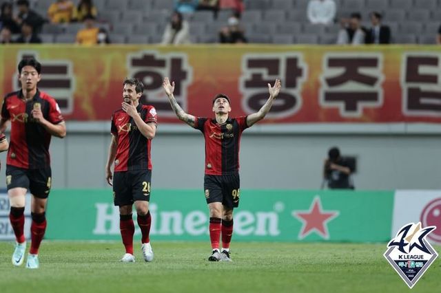 골 세리머니를 펼치는 윌리안. ⓒ 한국프로축구연맹