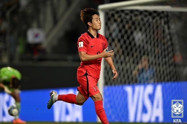 이탈리아와 4강전서 페널티킥으로 동점골을 기록한 이승원. ⓒ 대한축구협회