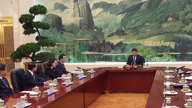 시진핑 중국 국가주석과 이해찬 특사가 2017년 5월19일 오전 중국 베이징 인민대회당 푸젠홀에서 면담하는 모습. ⓒ 연합뉴스