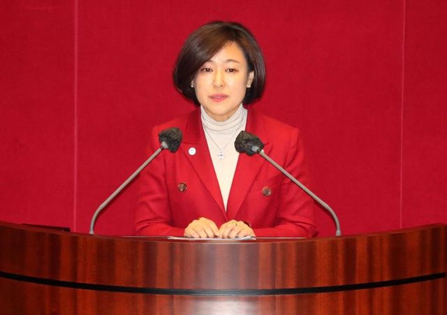 황보승희 국민의힘 의원이 지난 4월 국회 본회의장에서 열린 제405회국회(임시회) 제2차 국회의원 선거제도 개선에 관한 결의안 심사를 위한 전원위원회에서 발언하고 있다. ⓒ뉴시스