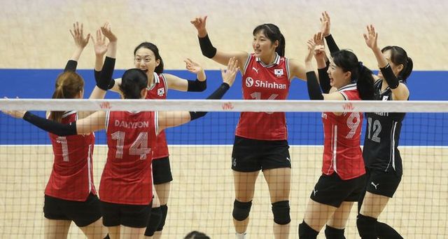 환호하는 여자배구대표팀. ⓒ 대한배구협회
