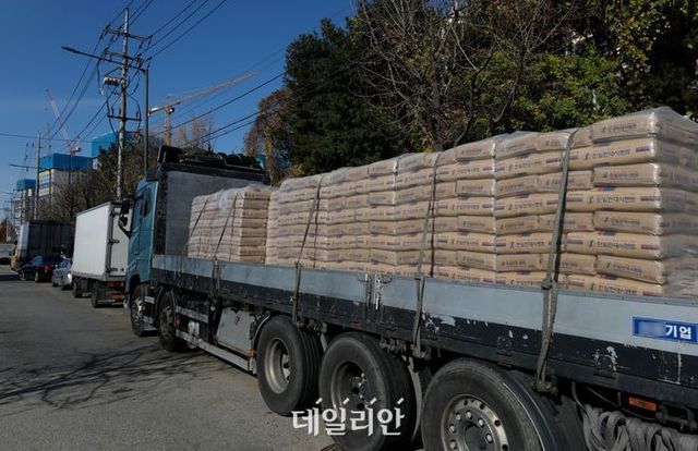 화물차에 실린 시멘트 모습. ⓒ뉴시스