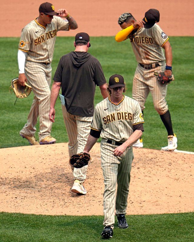 추락하는 샌디에이고 파드리스. ⓒ AP=뉴시스