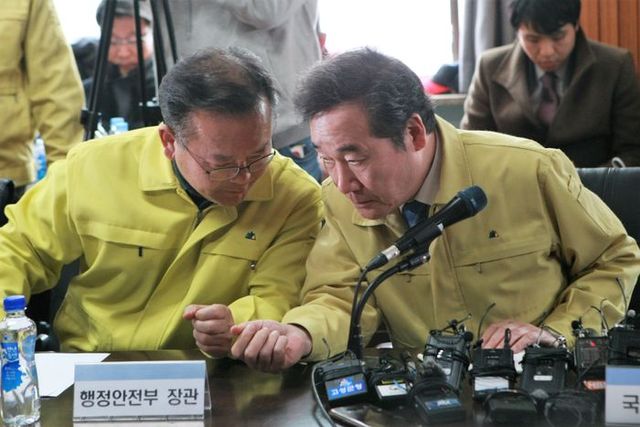 이낙연 더불어민주당 전 대표(오른쪽)와 김부겸 전 국무총리 ⓒ뉴시스