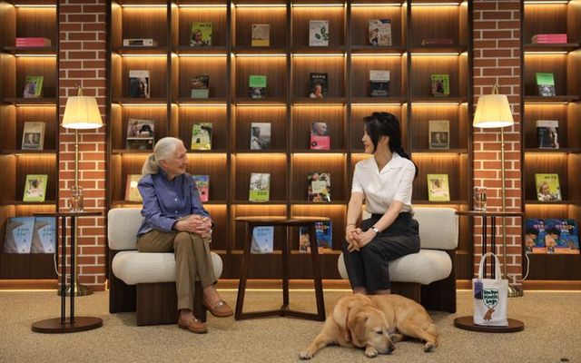 윤석열 대통령 부인 김건희 여사가 7일 서울 용산어린이정원 내 