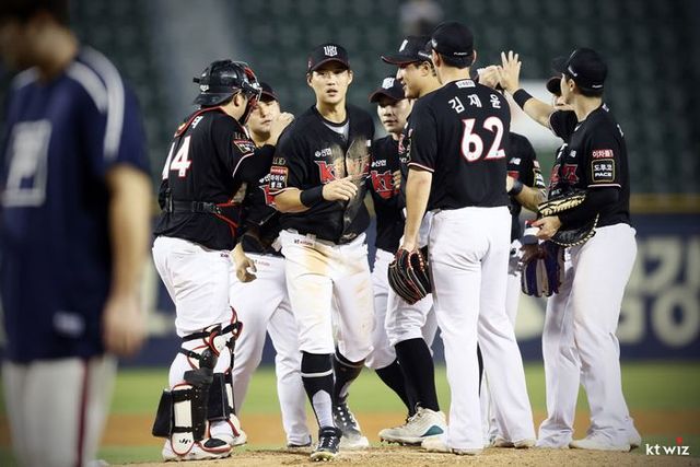 리그 2위까지 넘보는 KT 위즈. ⓒ KT 위즈