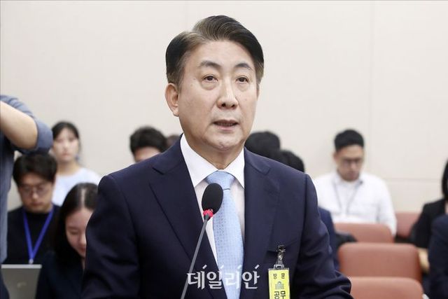 이동관 방송통신위원회 위원장 후보자가 지난 18일 오전 서울 여의도 국회에서 열린 방송통신위원회 위원장 후보자 인사청문회에서 모두발언을 하고 있다. ⓒ데일리안 홍금표 기자