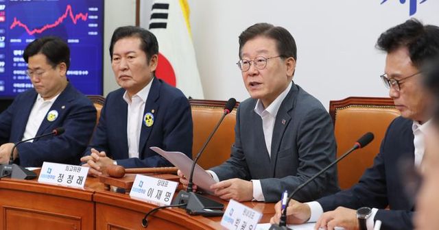 이재명 더불어민주당 대표가 23일 오전 서울 여의도 국회에서 열린 최고위원회의에서 발언하고 있다. ⓒ뉴시스