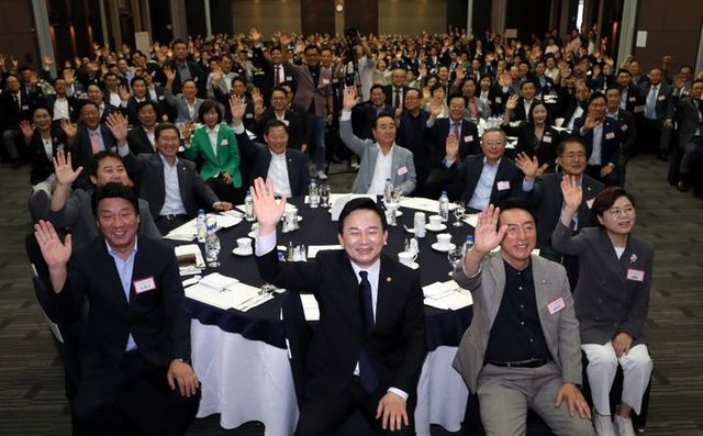 원희룡 국토교통부 장관이 24일 서울 영등포구 공군호텔에서 열린 보수포럼 