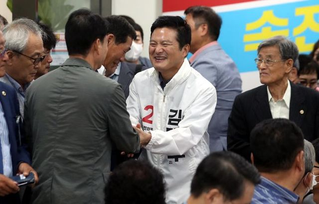 김태우 국민의힘 강서구청장 보궐선거 예비후보가 28일 오후 서울 강서구 발산역 인근 한 빌딩에서 열린 