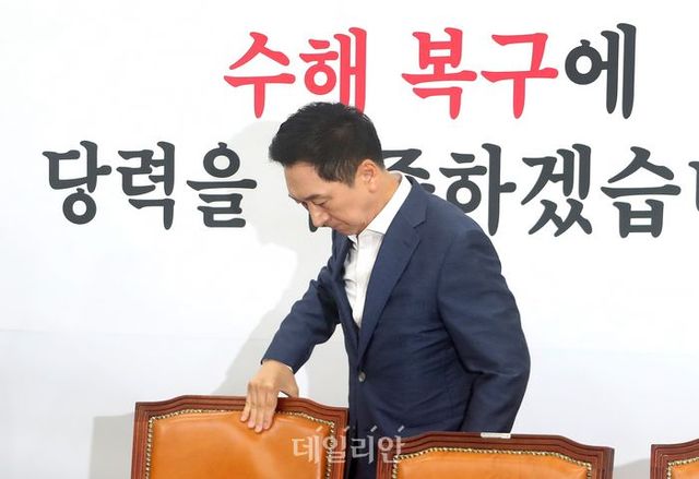 김기현 국민의힘 대표가 국회에서 열린 국민의힘 최고위원회의에 참석하고 있다. ⓒ데일리안 박항구 기자