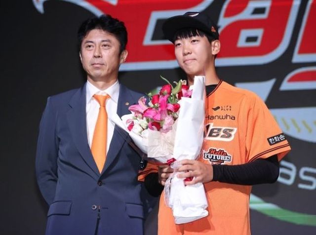 한화 이글스 손혁 단장-황준서. ⓒ 뉴시스