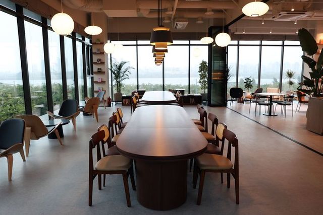 국회 사랑재 옆 북&베이커리 카페 