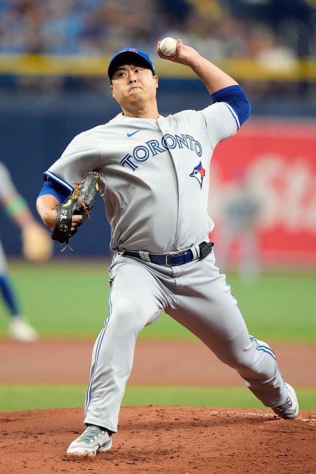 탬파베이 레이스전에 선발 등판한 류현진이 투구를 펼치고 있다. ⓒ AP=뉴시스