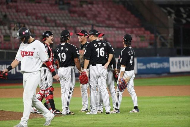 KT위즈 꺾은 LG 트윈스. ⓒ 뉴시스