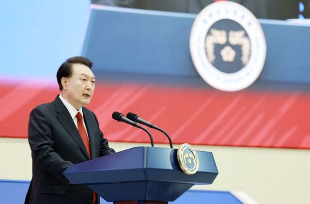 윤석열 대통령이 2일 서울 영등포구 한국거래소에서 열린 2024 증권·파생상품시장 개장식에서 축사를 하고 있다. ⓒ뉴시스