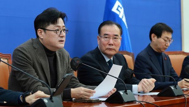 홍익표 더불어민주당 원내대표가 23일 오전 서울 여의도 국회에서 열린 원내대책회의에서 발언하고 있다.ⓒ뉴시스