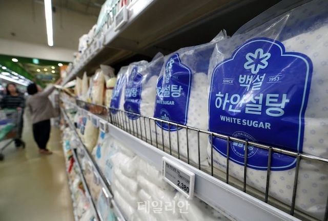 지난해 10월까지 물가 상승을 주도했던 설탕 가격이 하향 곡선을 그리며 안정세를 보이고 있다. ⓒ뉴시스