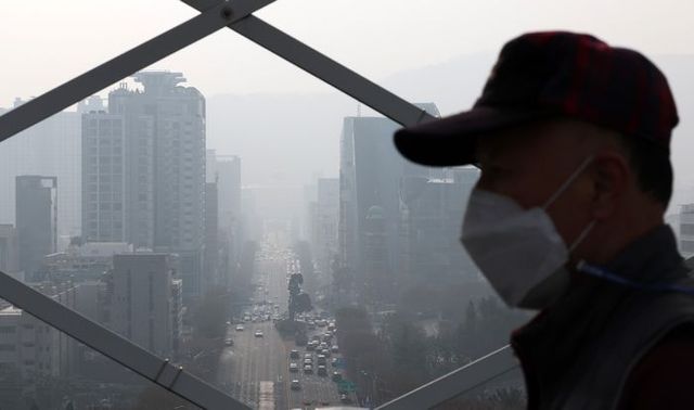 서울 서초구 서초역 반포대로 일대가 뿌옇다.ⓒ뉴시스