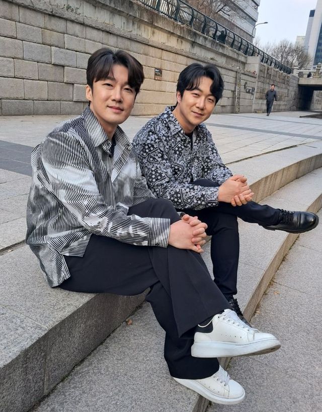 ⓒ