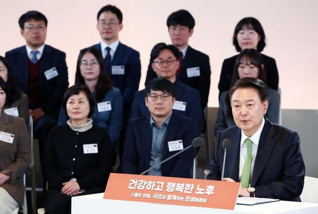 윤석열 대통령이 21일 강원도 원주 건강보험심사평가원에서 