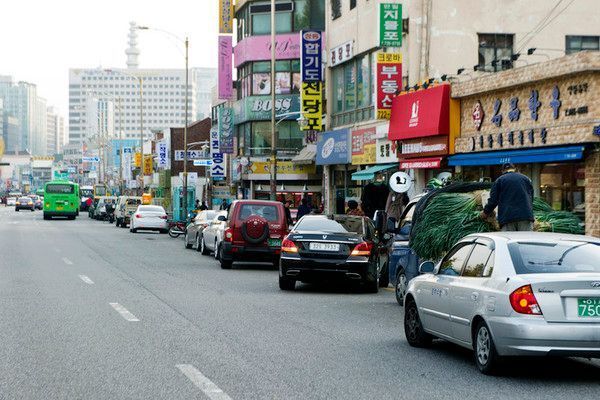 서울 종로구가 관내 총 16곳에서 오전 11시~오후 2시 30분 주정차 단속을 완화한다고 밝혔다.ⓒ종로구 제공