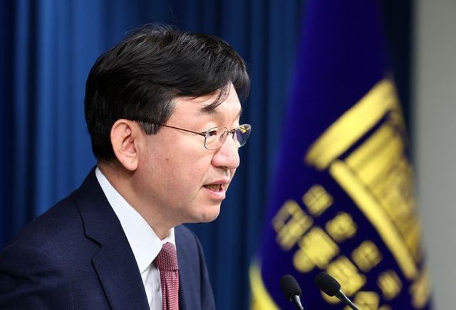 성태윤 정책실장이 27일 서울 용산 대통령실 청사에서 의료예산 등 현안 관련 브리핑을 하고 있다. ⓒ뉴시스