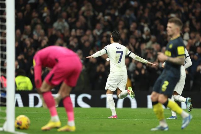 지난해 12월 뉴캐슬을 상대로 페널티킥을 성공시킨 손흥민. ⓒ AP=뉴시스