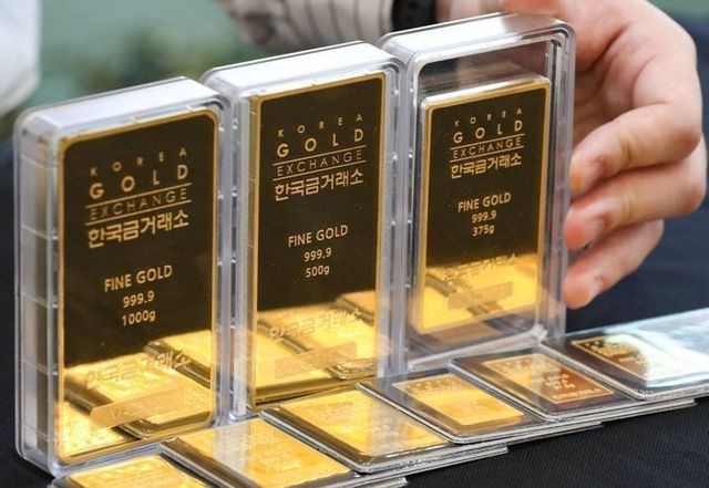 서울 종로구 한국금거래소에 진열되어있는 골드바 모습. ⓒ뉴시스