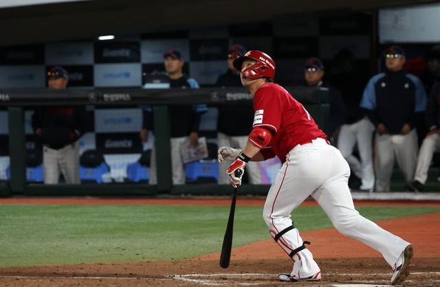 최정은 류현진의 대표적인 천적이다. ⓒ 뉴시스