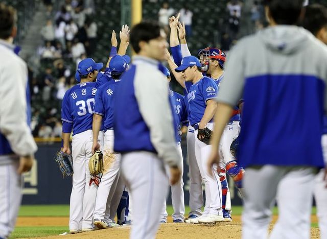 긴 침묵을 깨고 3위 자리에 올라선 삼성. ⓒ 뉴시스