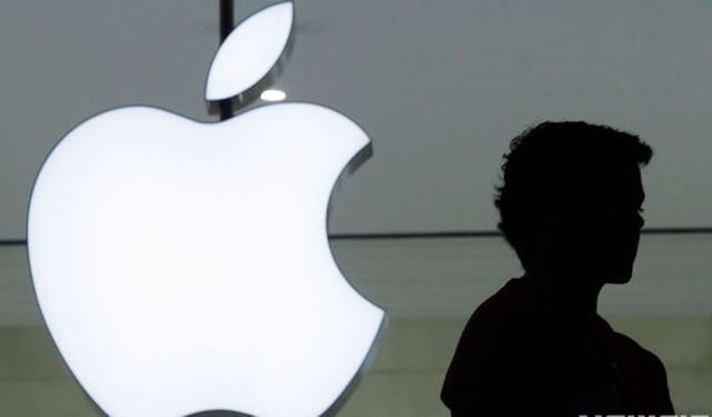 2011년 12월7일 미국 뉴욕 그랜드 센트럴 터미널 근처에 있는 애플 로고. ⓒ AP/뉴시스