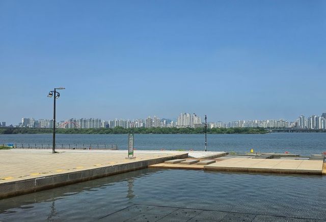 화창한 날씨의 여의도 한강공원 전경 ⓒ데일리안 김성아 기자