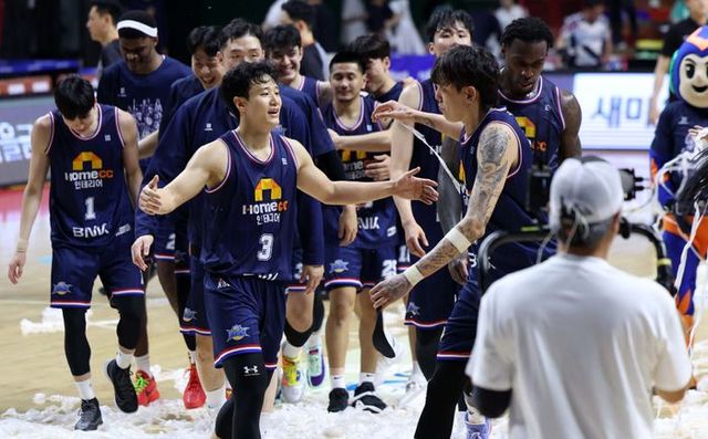 우승까지 1승만 남은 부산 KCC. ⓒ 뉴시스