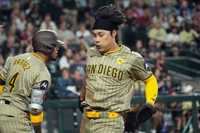 빠른 발로 득점에 성공하는 김하성. ⓒ AP=뉴시스